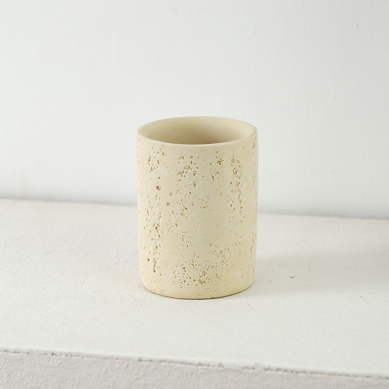 Túnel de viento silencioso almacena siete conjuntos de tazas de enjuague bucal, soporte de cepillo de dientes, botella de emulsión, botella de fragancia, bandeja de jabón, mesa de lavado