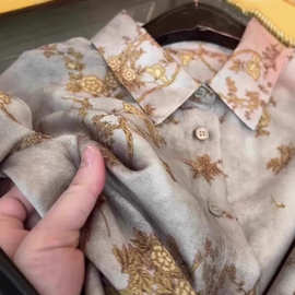 现货重工高端别致超好看独特漂亮法式上衣灰色印花翻领衬衫女秋款