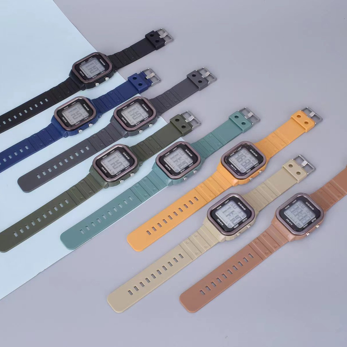 Reloj cuadrado popular en línea para hombres reloj deportivo para niñas en Harajuku estilo coreano simple moda retro reloj electrónico