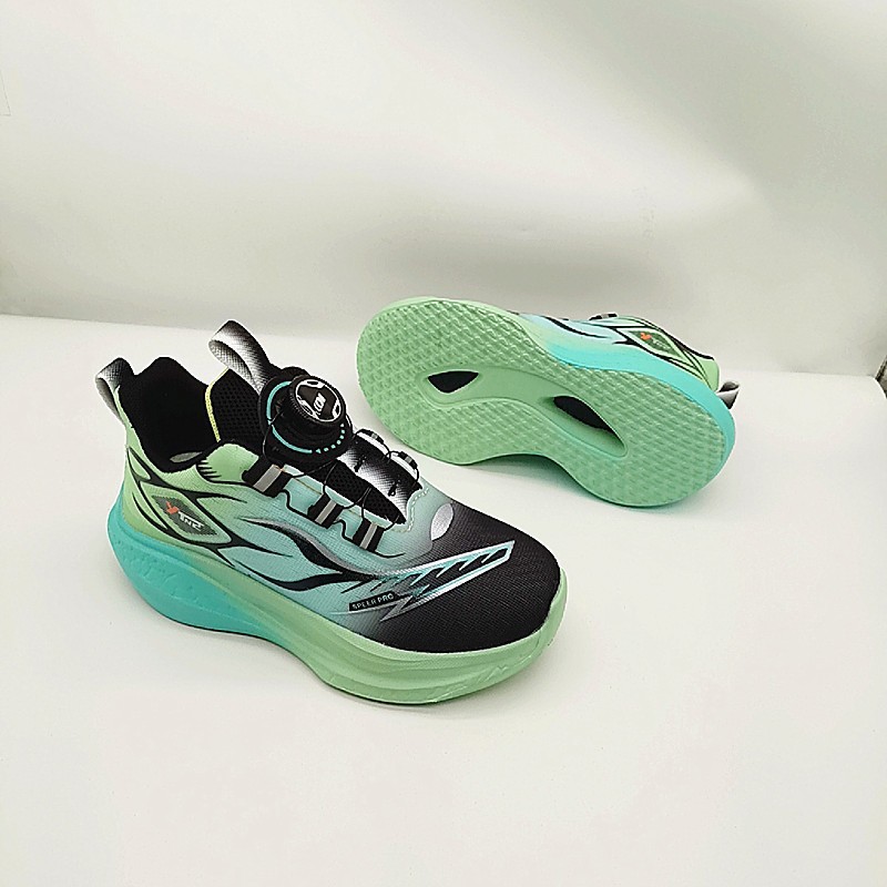 Nuevos zapatos para niños de doble red de tamaño grande 2025 primavera y verano nuevos clásicos coreanos de zapatos de correr de estilo universal zapatos deportivos ociosos de estudiantes