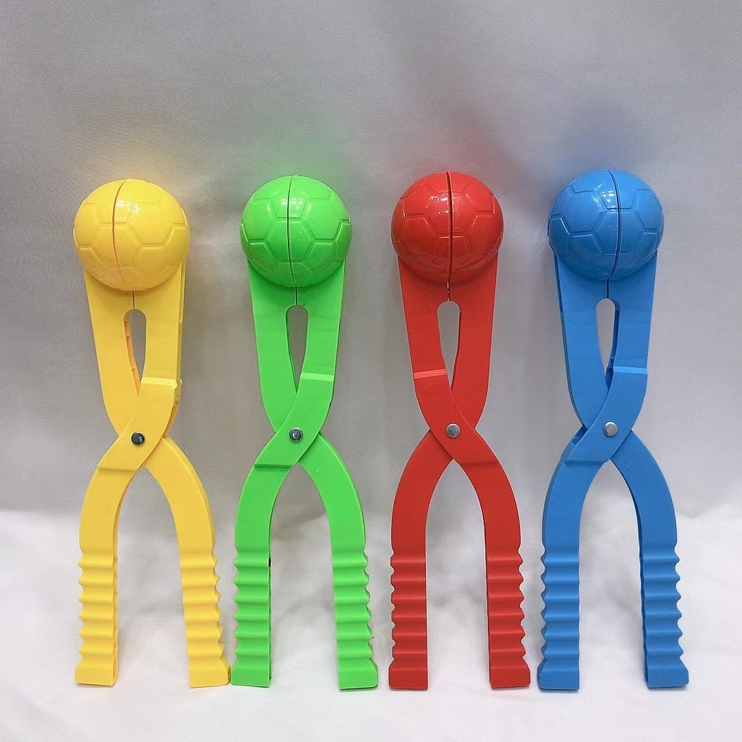 Football snow clip snow toy snowball clip snow shovel snow throw outdoor snow toy hand tools wholesale children's toys