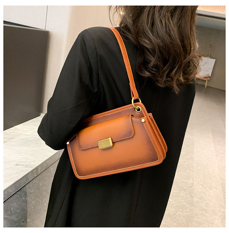 Women's Medium Pu Leather Solid Color Vintage Style Classic Style Flip Cover Underarm Bag display picture 9