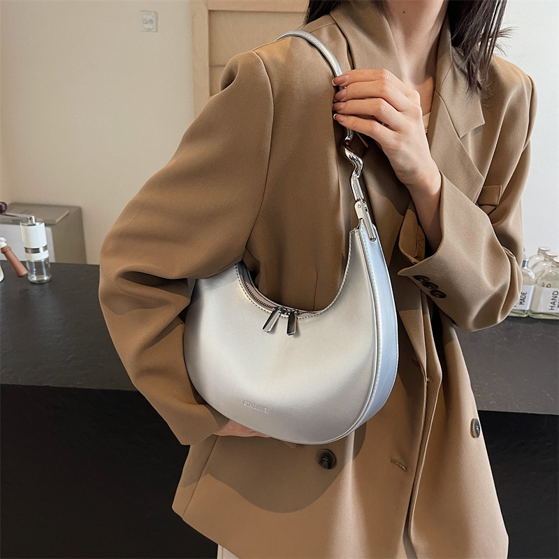 Niche Silver Faux Leather Crescent Underarm Bag For Women, Trendy 2024 New Large Capacity Single Shoulder Moon Bag - Thumbnail 2