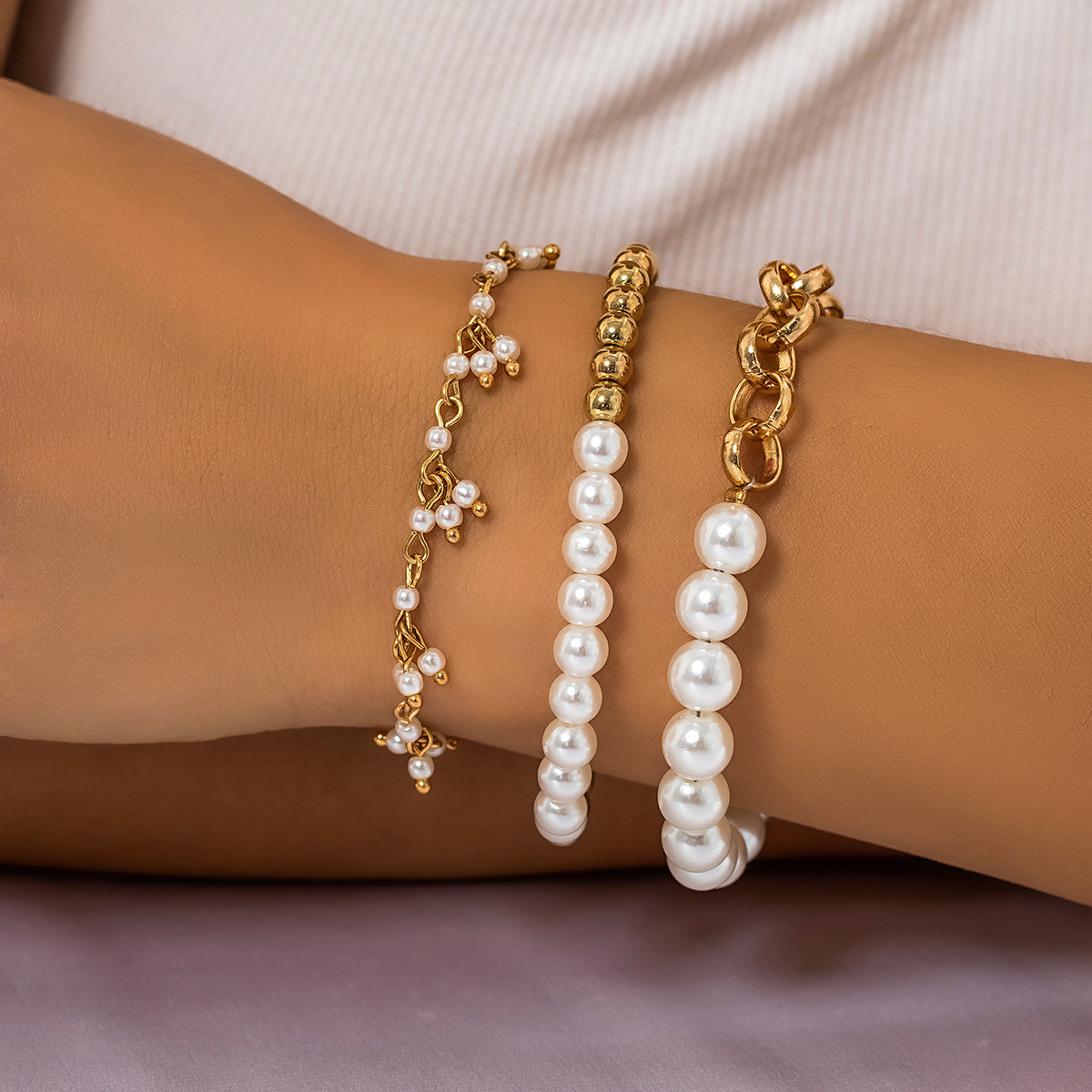 37g Weight Bracelets Classification 1 Set Quantity Holiday, Daily Occasion Imitation Pearl, Alloy Material Heart Shape Pattern Unisex Gender Irregular, Plating Design Lady Heart Shape Imitation Pearl Alloy Wholesale Bracelets 33