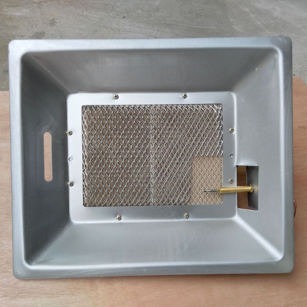 燃气红外线养殖育雏器、取暖灯，广泛出口世界各地