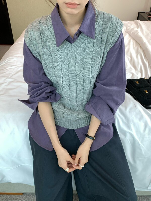 KITTIN 秋冬新款法式复古老钱风绞麻花百搭叠穿V领针织马甲G1702|undefined