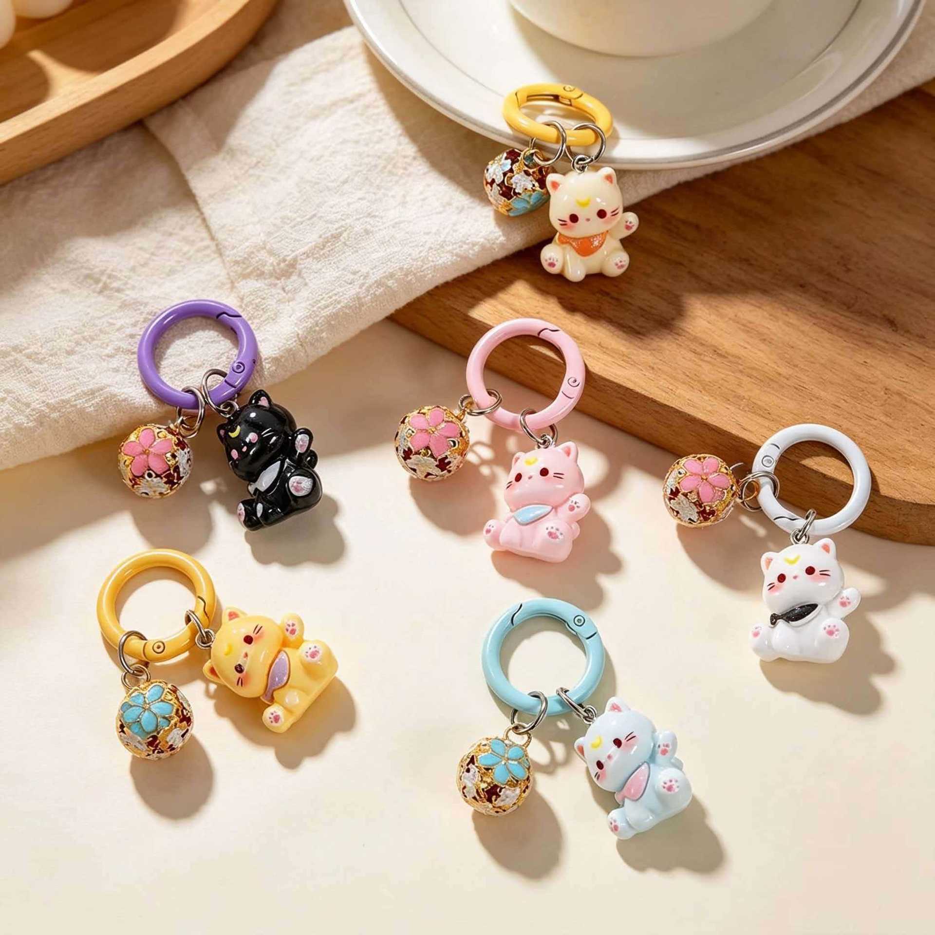 Cute cat keychain, cute pendant for student backpacks, accessories for girls' bags, jewelry, gift for best friends, small gift
