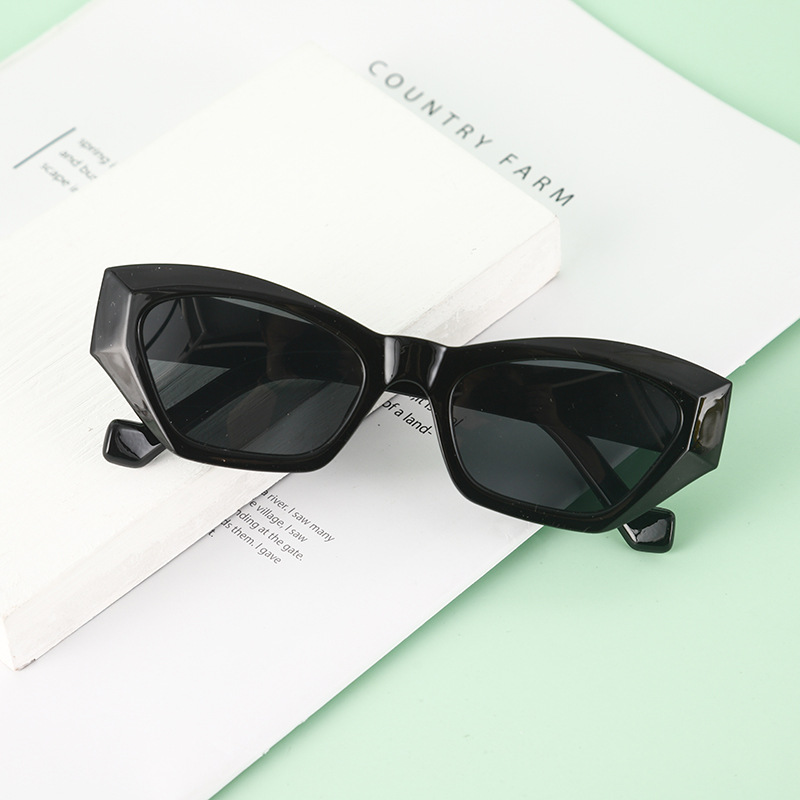 厂家批发新款时尚太阳镜遮阳眼镜防紫外线个性潮流墨镜运动太阳镜