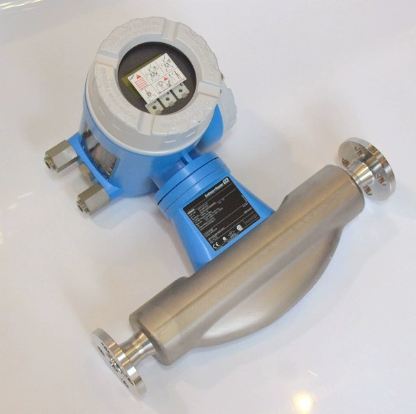 Расходомер качества E + H 80F08 4f3b08-nddbadafadsaaasaa1 + AKHAZ1 в наличии 83F15