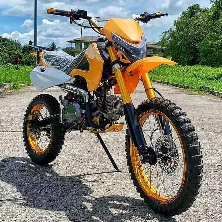 Gran mueca 125CC motocicleta adulto al aire libre todo terreno de dos ruedas todoterreno campo de carreras de montaña motocicleta