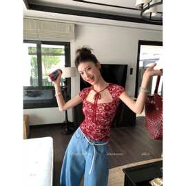 法式红色蕾丝设计感网纱上衣夏季辣妹纯欲风穿搭性感修身T恤上衣