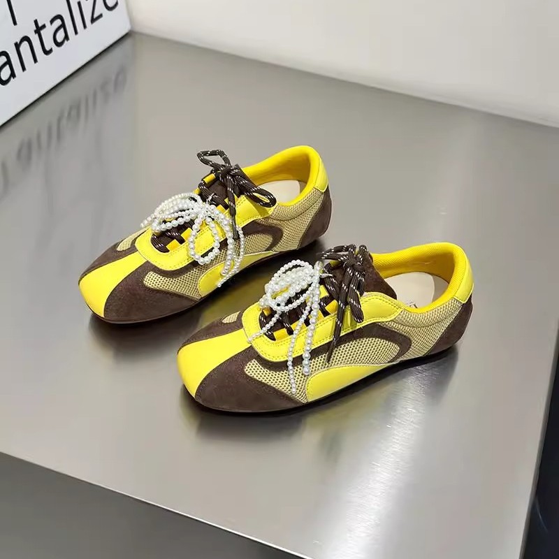 Cinturón de cuero de dos colores para aumentar los zapatos de entrenamiento alemanes para mujer, primavera y verano 2025, fondo suave, arco con cuentas, malla, zapatos casuales Forrest