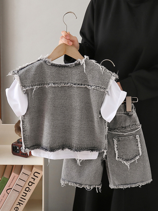 Conjunto de Ropa de Verano para Niños 8126, Nuevo Estilo 2026, Conjunto de Tres Piezas con Chaleco de Mezclilla de Manga Corta para Bebés image 2