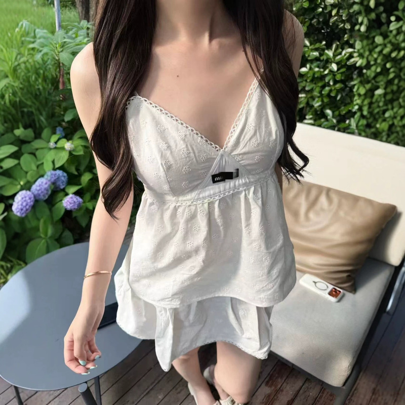 M Brand 26 New Summer Style Letter Embroidery V-Neck Lace Trim Sweet and Fresh Versatile Suspender Skirt M Brand 26 New Summer Style Letter Embroidery V-Neck Lace Trim Sweet and Fresh Versatile Suspender Skirt