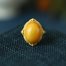 925银镀金镶嵌天然老蜜蜡戒指纯银复古蛋面古法金款新款大气