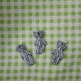 迷你小号毛绒玩具黑白格子关节熊衣服发饰材料装饰品配件4cm批发