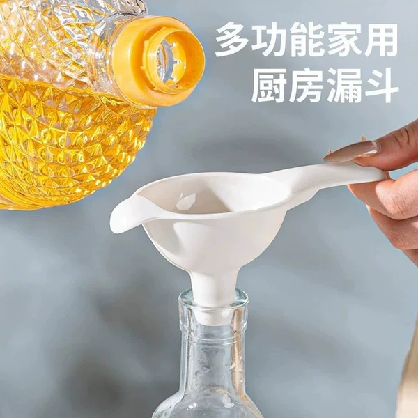 Simple and practical kitchen funnel, large-diameter plastic funnel for oil, liquid and oil dispensing in the kitchen