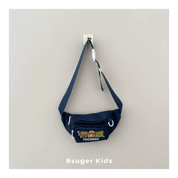 Simple solid color children's chest bag with cartoon character print, suitable for boys and girls, outdoor cycling waist bag, portable coin purse, crossbody bag