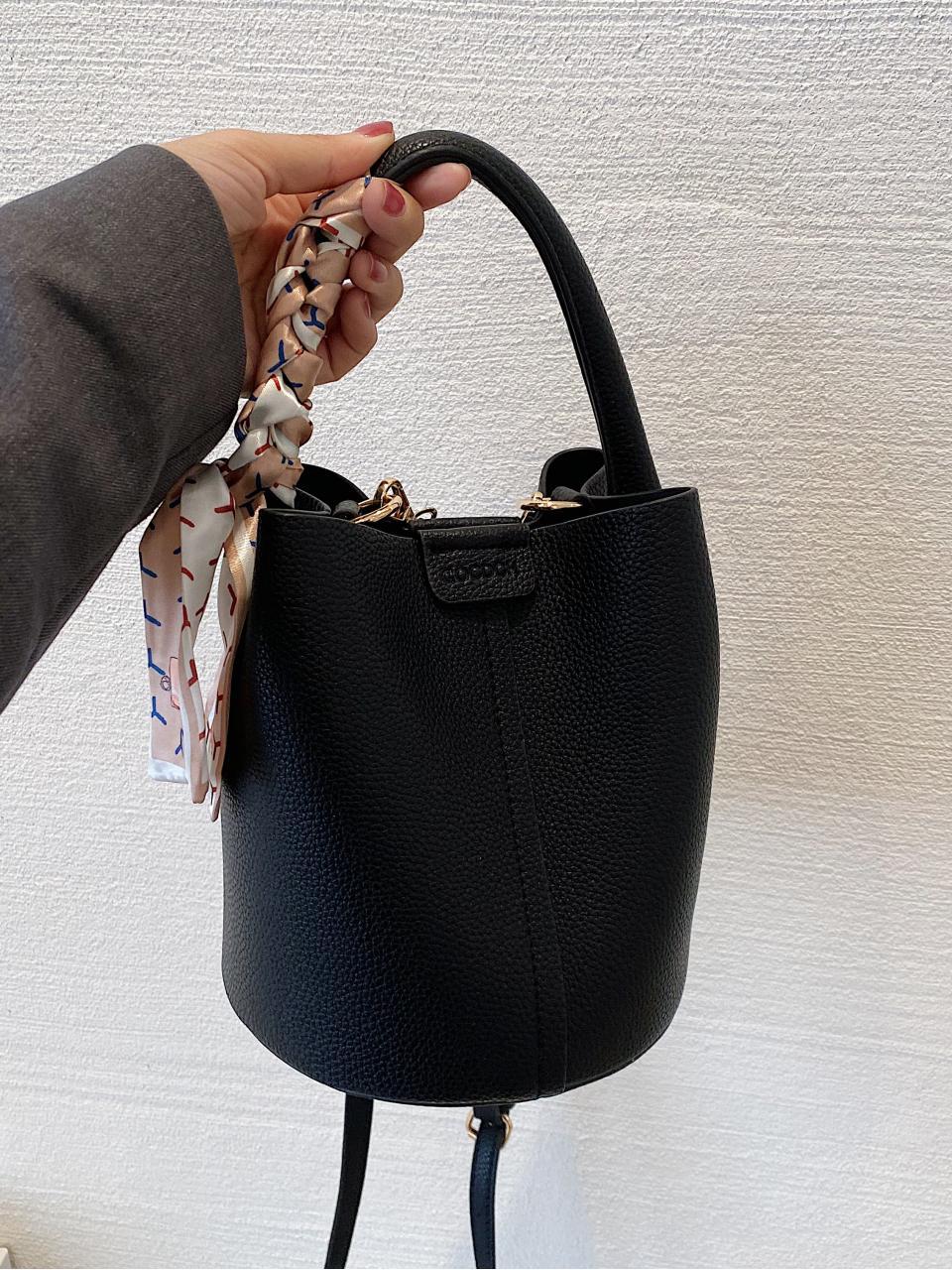 Bolso de cubo de mano de estilo explosivo transfronterizo 2025 nuevo bolso de hombro de tendencia simple popular bolso de mensajero de alta gama súper caliente