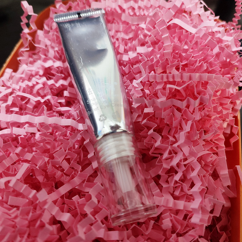 Papel ondulado transfronterizo de color plegado de hierba de papel rasgado cosmético vino tinto fruta regalo caja de regalo relleno