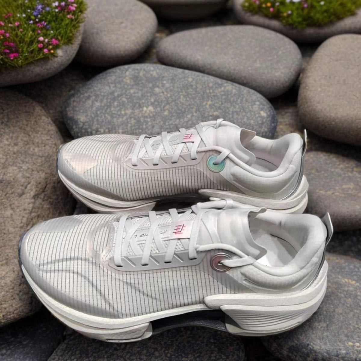 Chaussures de course pour homme, Ultimate Shadow 3.0, maintien stable et rebond dynamique, baskets de sport légères et respirantes_voghion.com