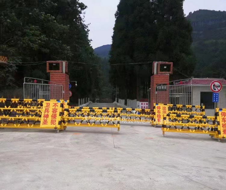 拒马交通挡车路障,电动拒马可移动隔离栏,遥控伸缩式拒马双层栅栏-阿里巴巴