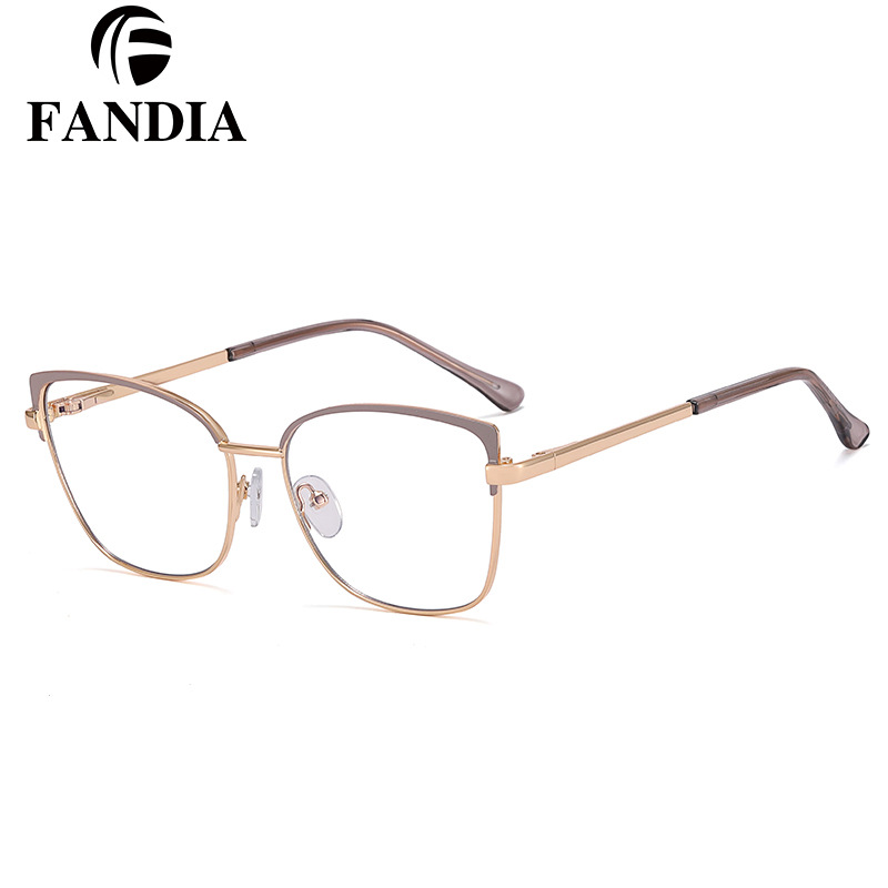 El Marco de gafas de moda 95700 gafas lisas de dos colores para mujeres Amazon metal anti-azul Marco de gafas de luz puede equiparse con gafas de miopía