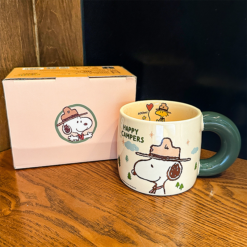 Taza de agua Snoopy taza de cerámica casera taza de pares taza de café de verano taza de calibración para niñas nuevo 2025
