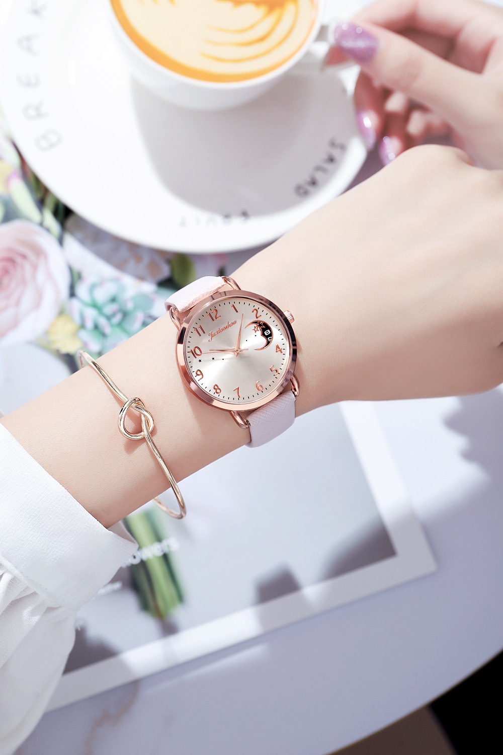 Orologio da studente in oro rosa con cinturino minimalista da donna con motivo stella lunare, nuovo prodotto caldo e alla moda 2024_voghion.com