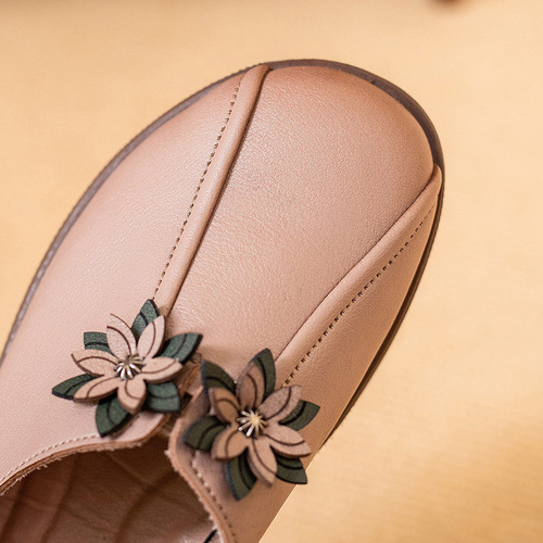 Comfortable and soft shoes for the elderly, women's genuine leather retro ethnic style leather shoes, middle-aged and elderly mother's shoes, soft soles and non-slip shoes