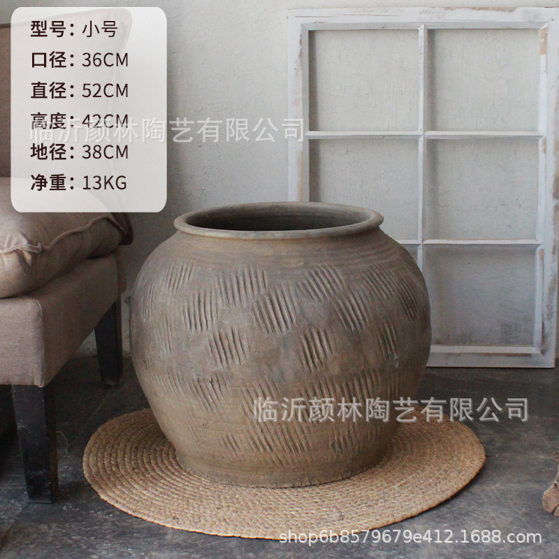 Trompeta de terracota y parterre