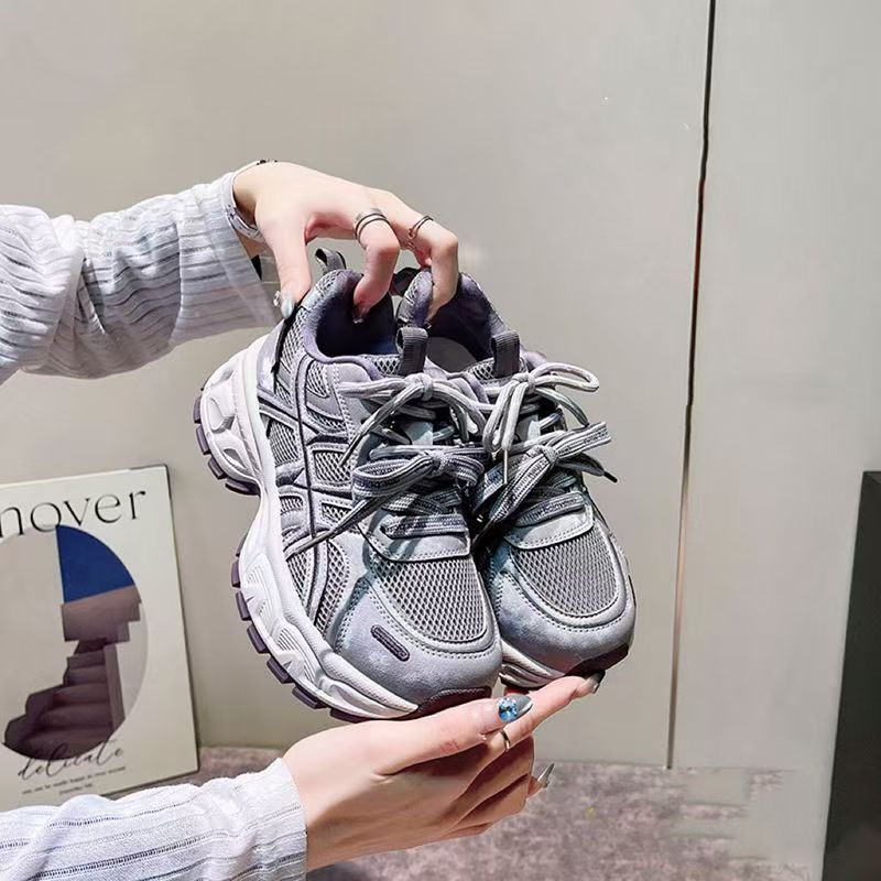 2026 nuevos pantalones deportivos de primavera y otoño, zapatos elevados de suela gruesa, moda versátil, explosión, zapatos de papá de gran aspecto