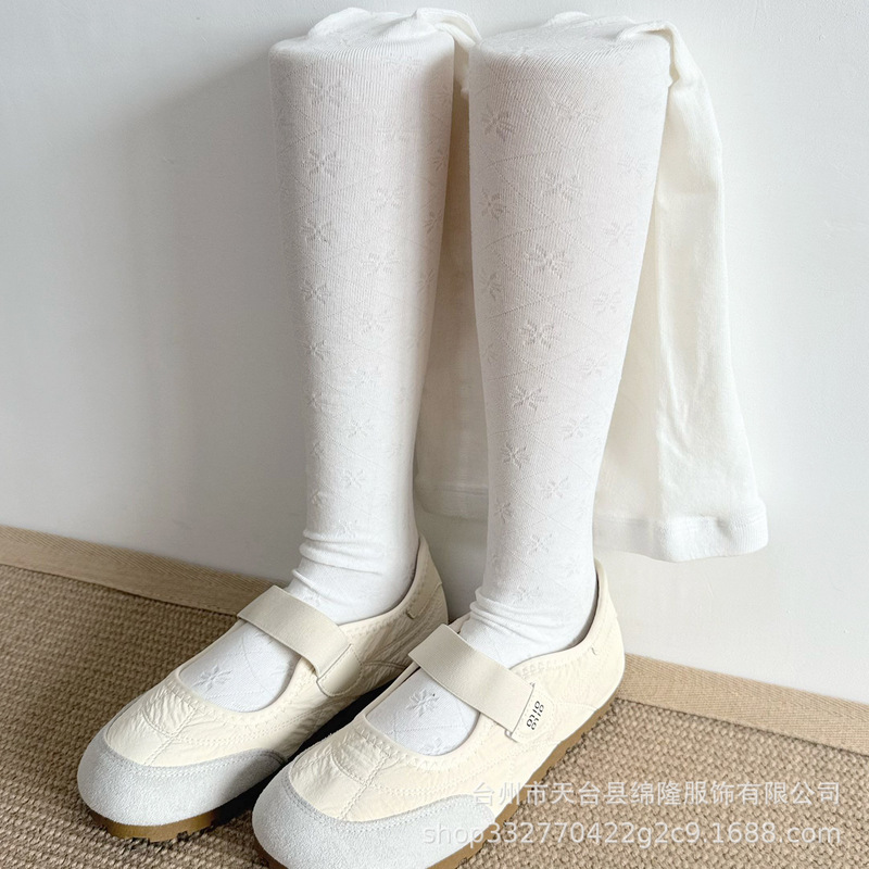Autumn and Winter Cotton Slightly See-Through Off-White Pantyhose for Women, Retro Quilted Snowflake Coffee-Colored Leggings That Do Not Tighten the Feet and Have Right-Angle Heels Autumn and Winter Cotton Slightly See-Through Off-White Pantyhose for Women, Retro Quilted Snowflake Coffee-Colored Leggings That Do Not Tighten the Feet and Have Right-Angle Heels