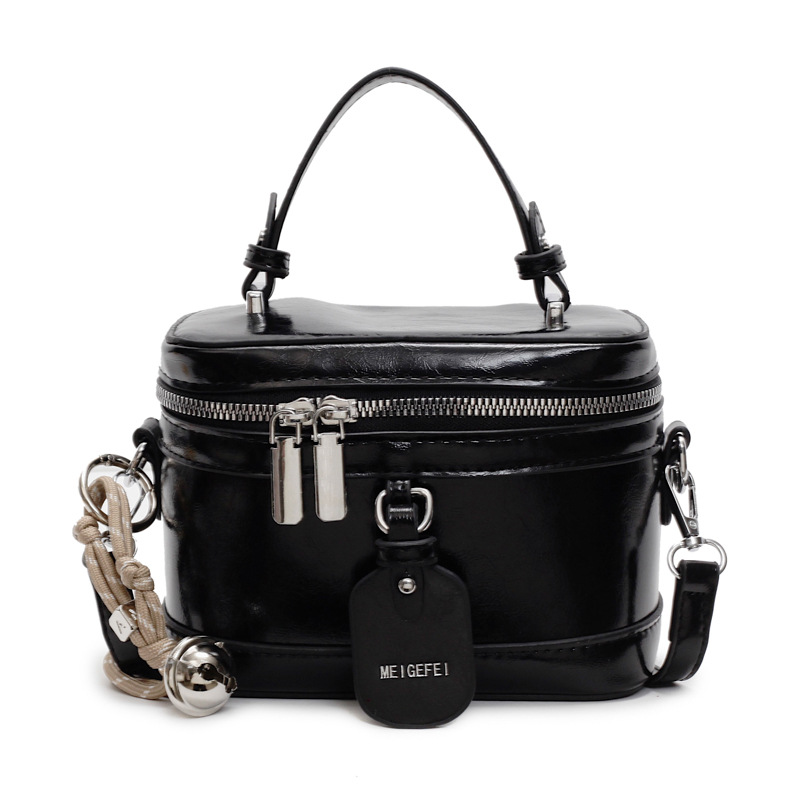 Bolso de mano popular de super fuego para mujeres 2025, nuevo bolso de hombro de tendencia versátil, sensación de alto nivel, bolso de mochila simple.