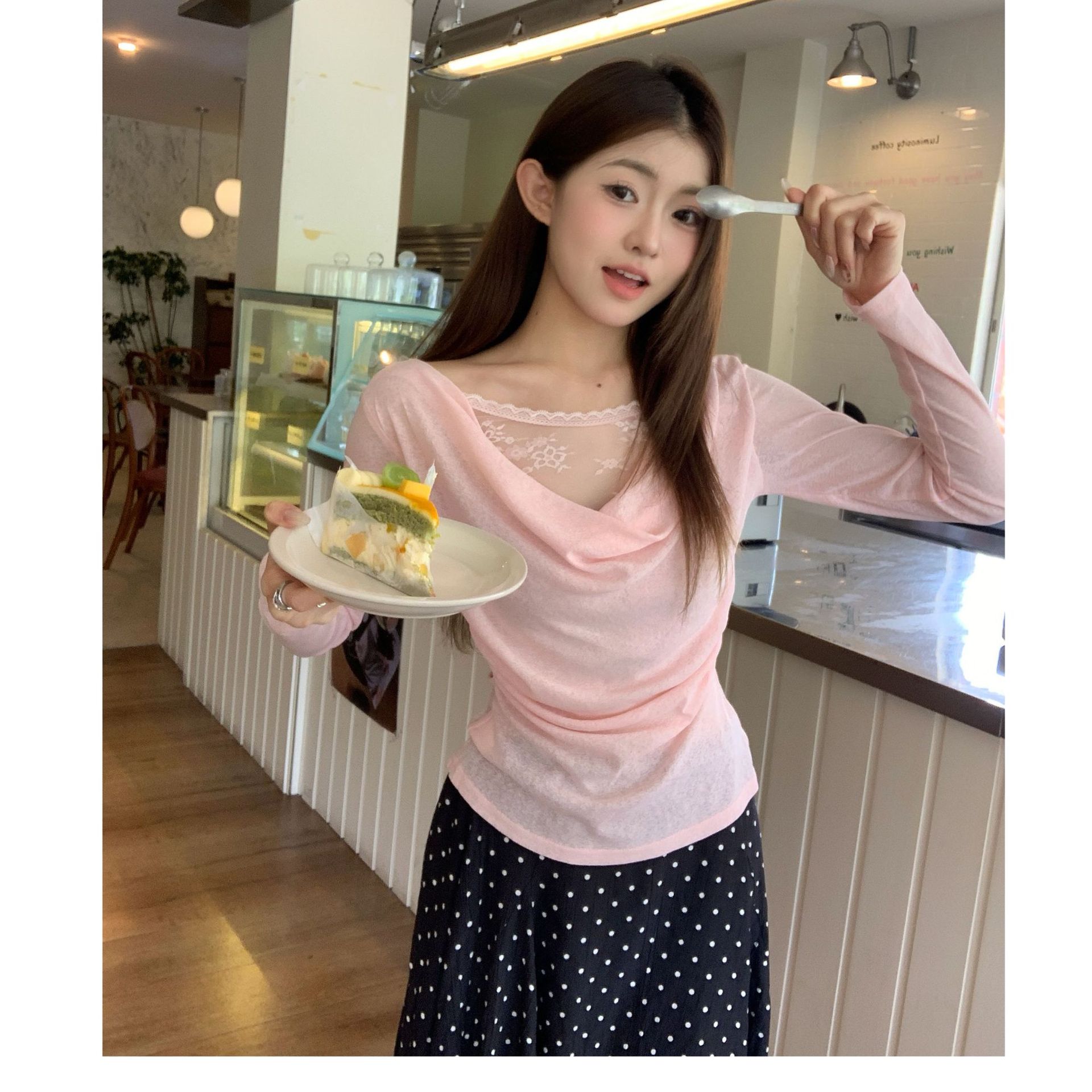 Korean-style asymmetrical long-sleeve lace patchwork blouse for women, autumn slim-fit, elegant and lightweight cover-up 26242