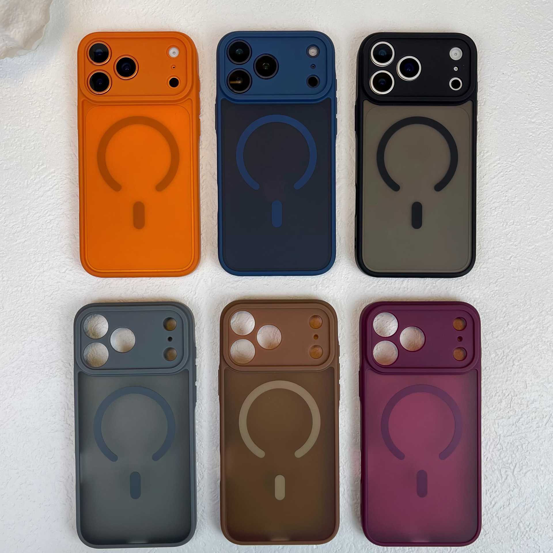 适用iPhone18promax手机壳肤感磨砂磁吸精孔防摔苹果17高级保护套