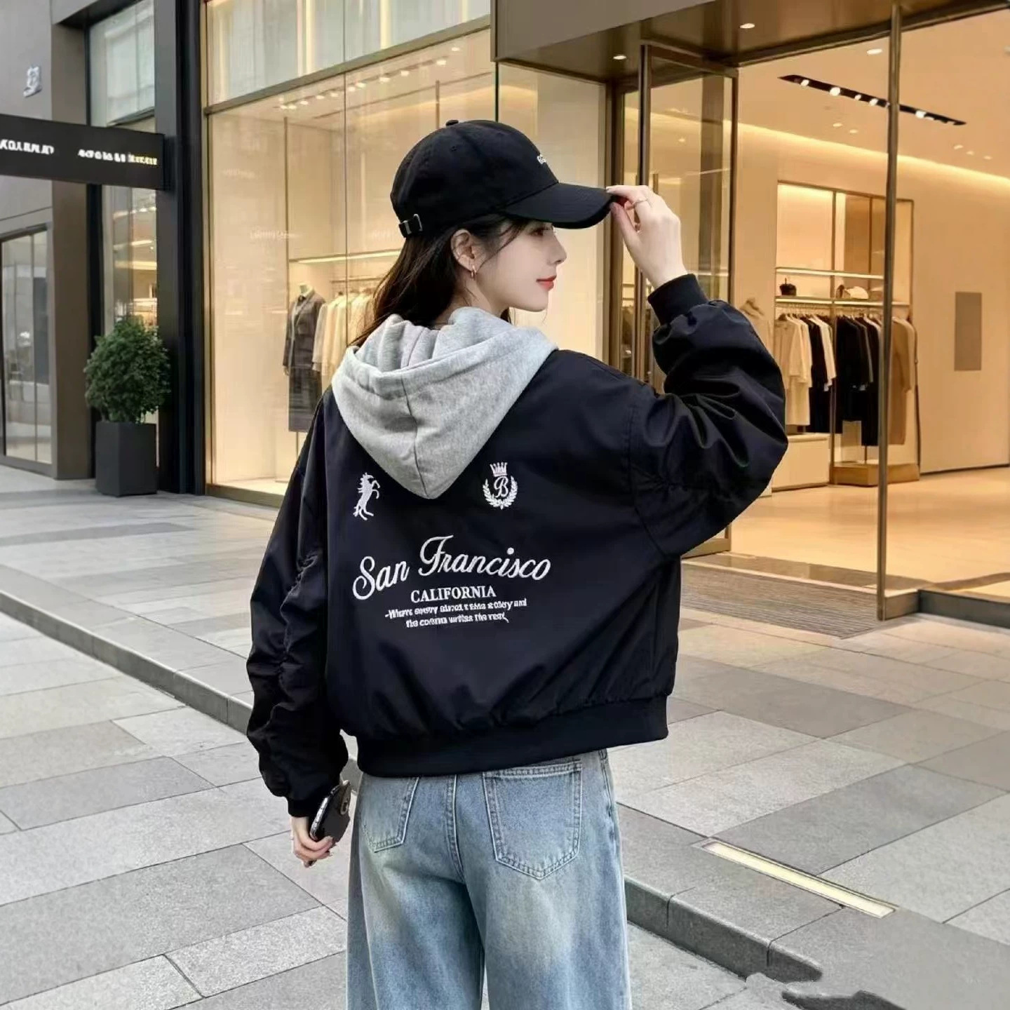 2026秋季新款设计感假两件连帽棒球服外套女刺绣字母休闲百搭夹克