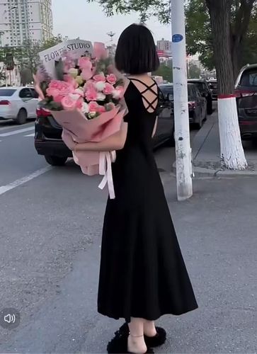 Kuaishou Influencer's Style Summer New Arrival Slimming Tulle Pleated Skirt with Back Cut-Out Design Fish-Tail Dress for Women