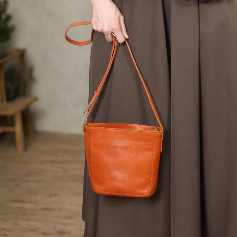2025 New Small Square Bag Women's Mini Small Bag Casual Mobile Phone Bag Fashionable Lightweight Shoulder Messenger Bag