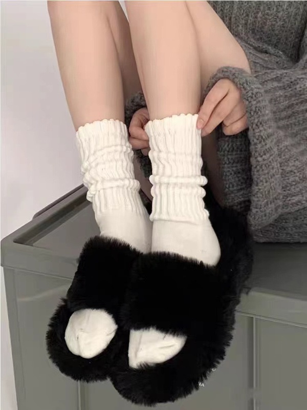 春秋タイプのクラシックな純色の靴下には、純色の中筒スタッキングソックスの太い靴下と女性の長い筒の毛糸のふくらはぎの靴下があります。|undefined