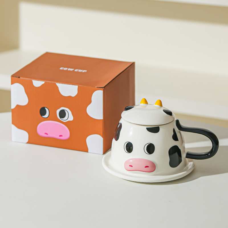 Creativo encantador dibujos animados tridimensionales vaca pareja taza de cerámica taza de agua con cubierta muñeca taza de cafetera taza de café