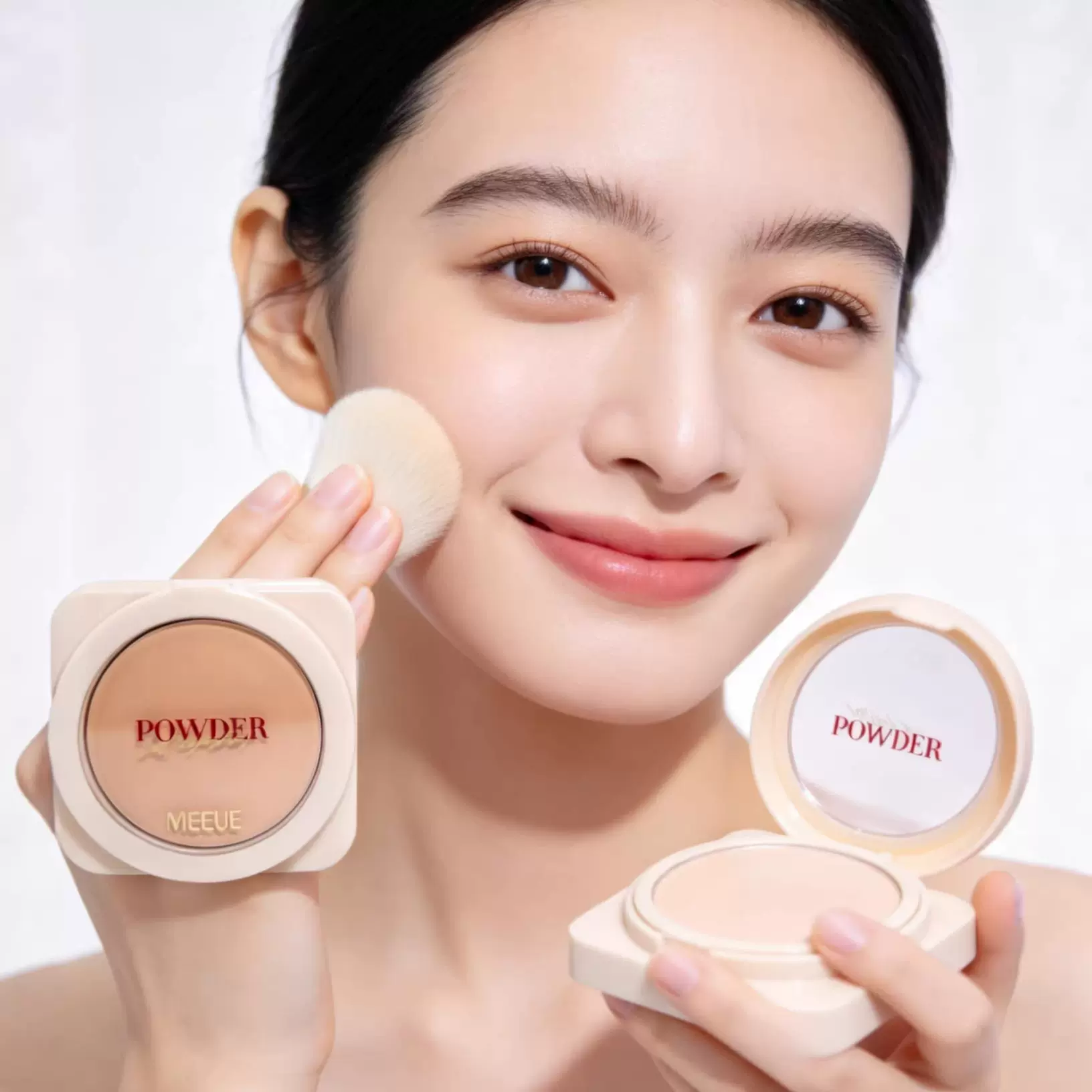 女士轻薄透气定妆丝绒柔蜜无瑕粉饼 不易脱妆不卡粉粉饼批发