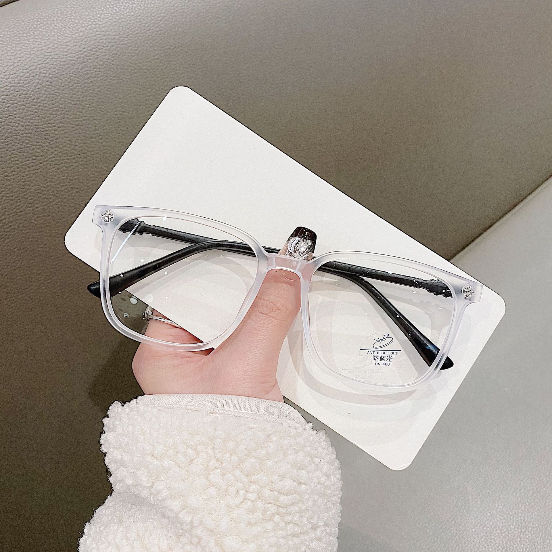 Dropshipping Wholesale and Retail Myopia Glasses Anti-Blue Light Xiaohongshu Elegant Frosted White Ultra-Light Women Without Makeup Slimming Look Js90