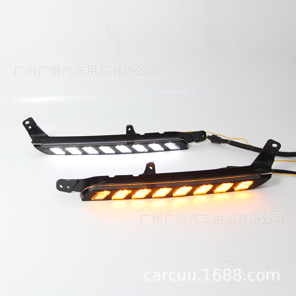 Adecuado para 21 Toyota HELAX lámpara ceja lágrima ojo lámpara hilux Revo lámpara de circulación diurna