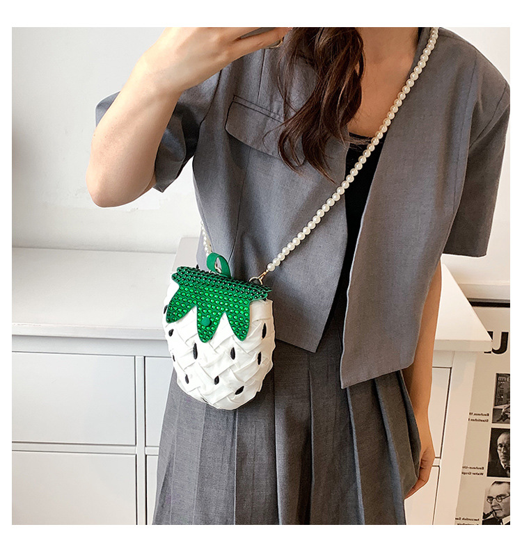 Fashion Female Summer 2022 New Strawberry Shape Pearl Chain Crossbody Mini Bag display picture 2