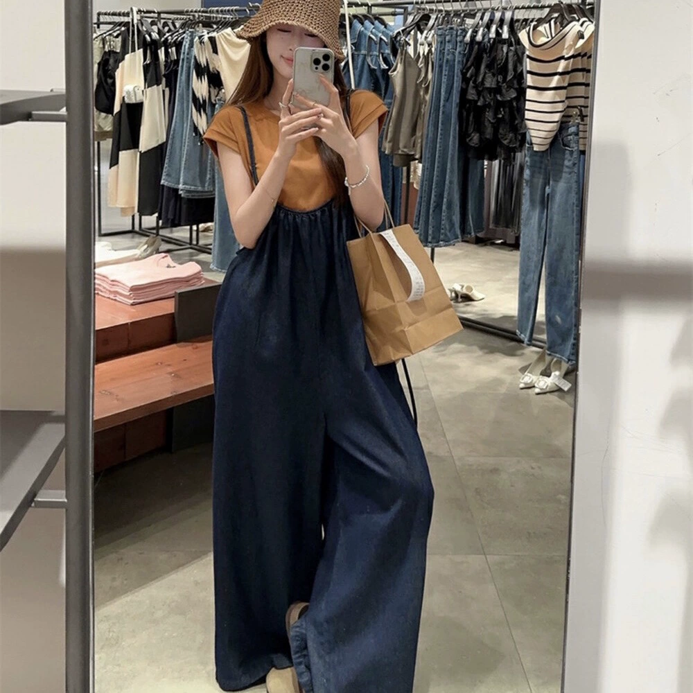 Летний костюм из двух предметов в корейском стиле: свободные джинсовые комбинезон и футболка, широкие брюки, модный утягивающий комбинезон.