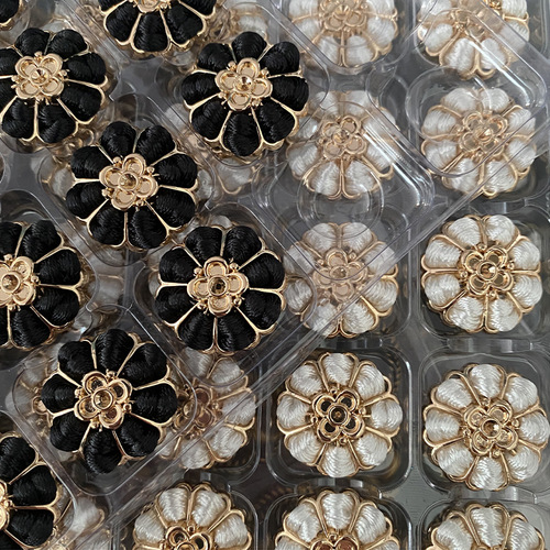 ESSTUDIO Xiaoxiang retro metal buttons flocked fabric flower buttons tweed jacket decorative buttons