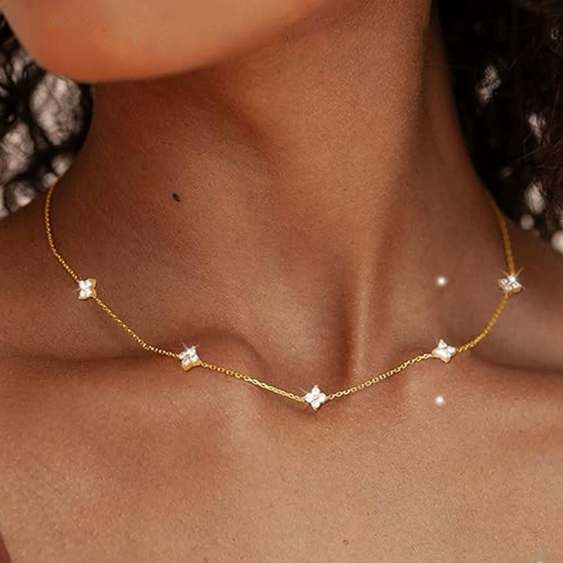 Колье с четырёхлистником и цирконами позолота 18k