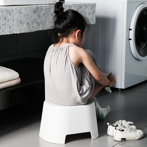 Thickened Japanese-style non-slip small bench plastic stool for adults, children and babies, bathroom bathing and shoe changing stool for home use