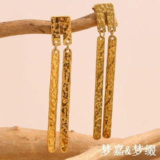 欧美时尚气质小众创意个性耳饰不锈钢镀18K金中古法式小金条耳钉